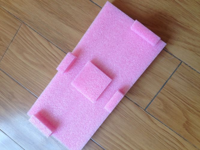 電子行業(yè)選 EPE 珍珠棉內(nèi)襯？這 3 個定制要點不能少