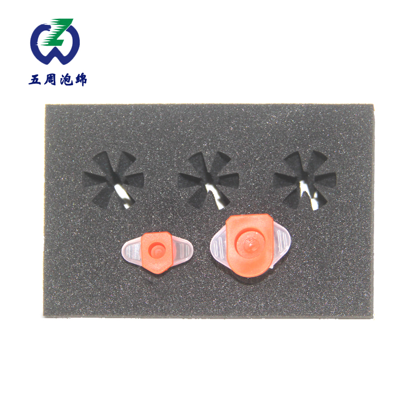 花朵形卡槽海綿內(nèi)襯：小型卡扣部件的 “防損固定托盤”
